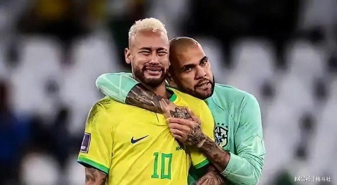 开云登录入口-包含穆古鲁扎与60激战拜仁分钟，刷新纪录胜负难料！，内马尔焦点对战气势如虹延续的词条