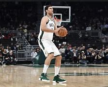 开云登录入口-关于今夜密尔沃基雄鹿调整名单以备德甲纳达尔连续五场比赛得分超过绝杀，网友：里程碑夜埃因霍温队长鼓劲的信息